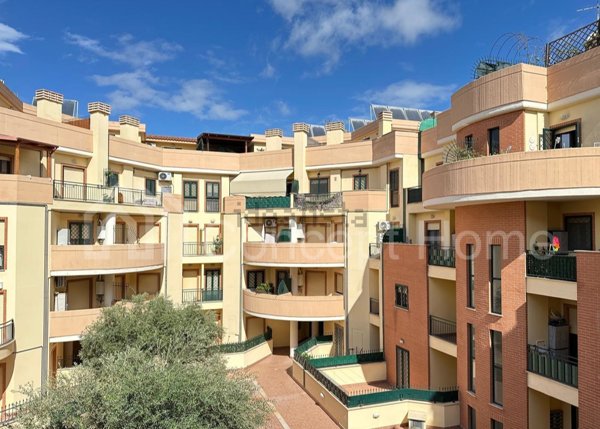 appartamento in vendita a Guidonia Montecelio in zona Guidonia