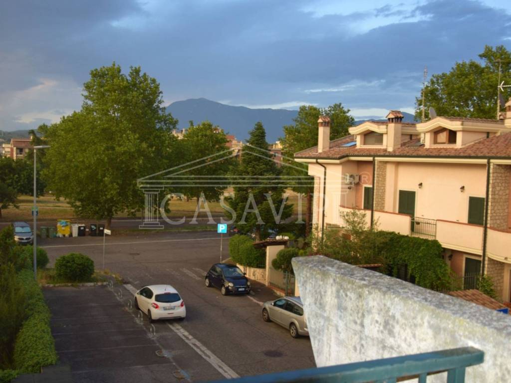 appartamento in vendita a Guidonia Montecelio in zona Guidonia