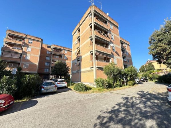 appartamento in vendita a Guidonia Montecelio in zona Guidonia