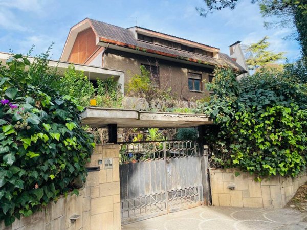casa indipendente in vendita a Guidonia Montecelio in zona Villalba