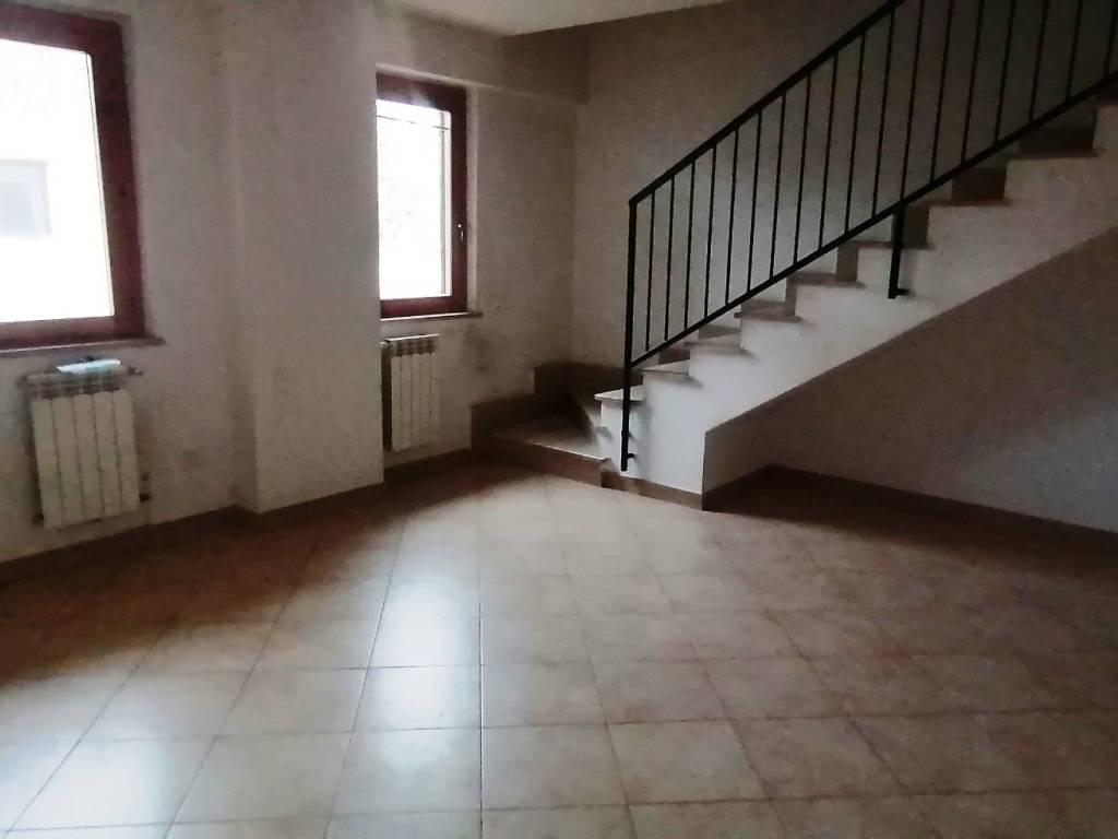 appartamento in vendita a Guidonia Montecelio in zona Guidonia