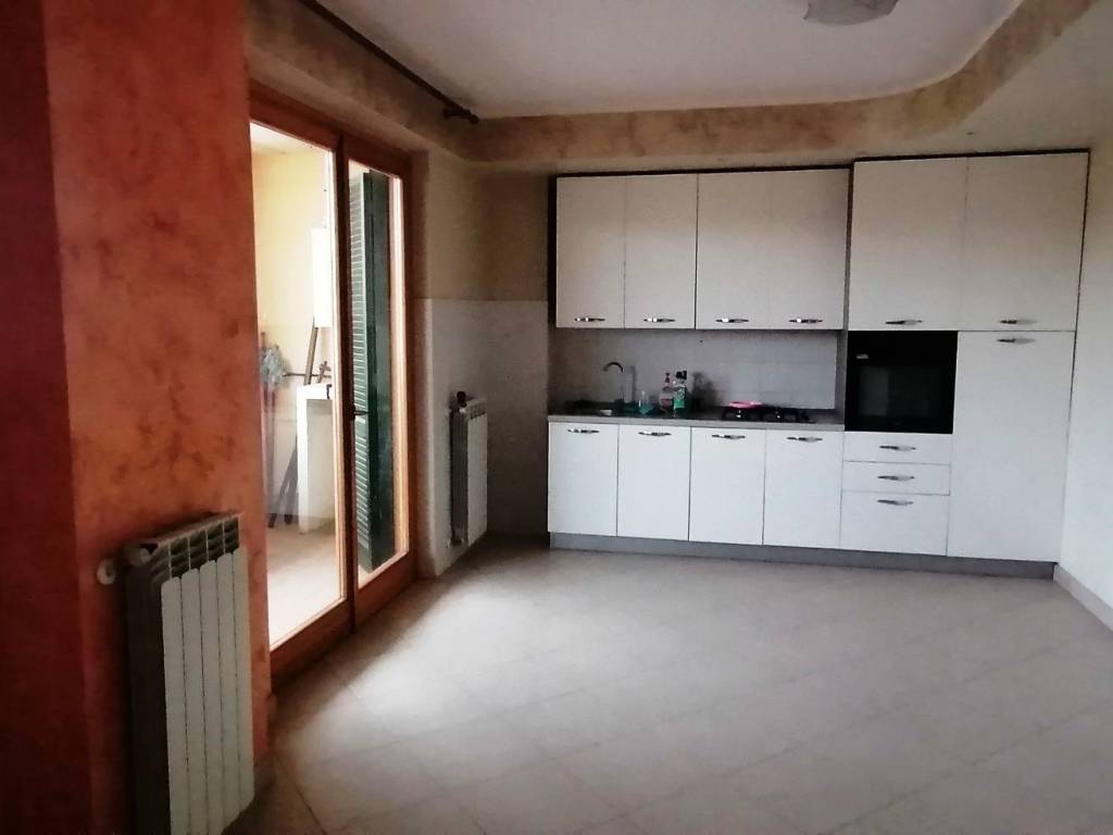 appartamento in vendita a Guidonia Montecelio in zona Guidonia