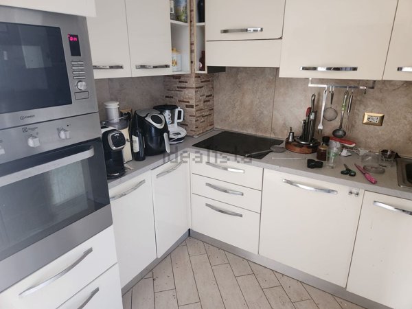 casa indipendente in vendita a Guidonia Montecelio in zona Marco Simone