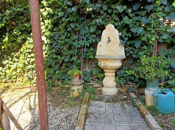 casa indipendente in vendita a Guidonia Montecelio in zona Guidonia