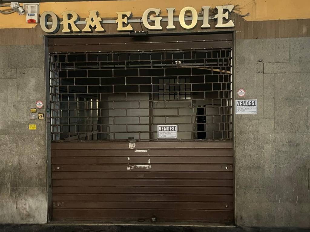 negozio in vendita a Guidonia Montecelio in zona Setteville