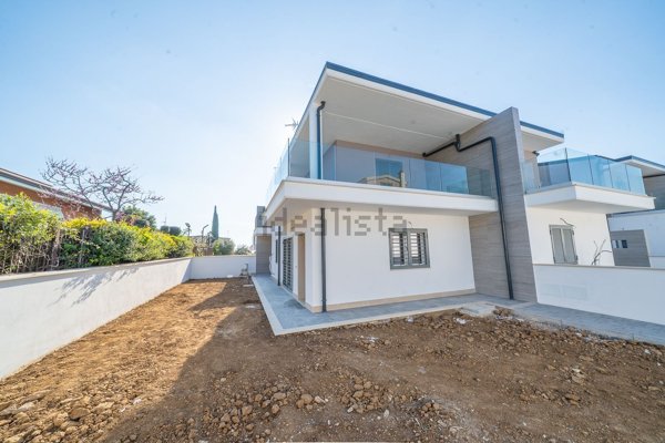 casa indipendente in vendita a Guidonia Montecelio in zona Guidonia