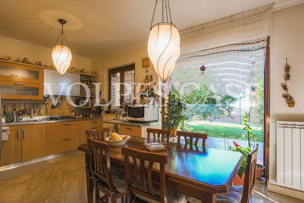 casa indipendente in vendita a Guidonia Montecelio in zona Guidonia