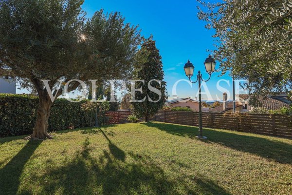 casa indipendente in vendita a Guidonia Montecelio in zona Guidonia