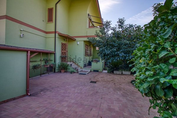 casa indipendente in vendita a Guidonia Montecelio in zona Colleverde