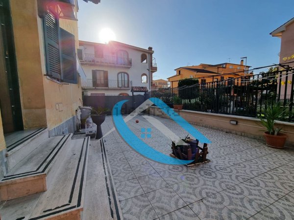 casa indipendente in vendita a Guidonia Montecelio in zona Villanova