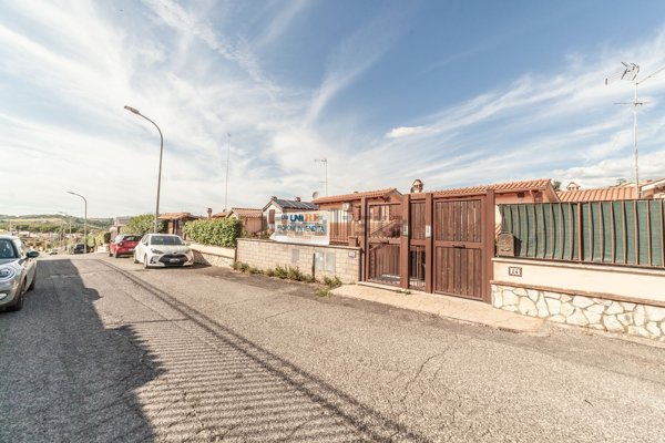 appartamento in vendita a Guidonia Montecelio in zona Marco Simone