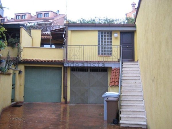 appartamento in vendita a Guidonia Montecelio in zona Marco Simone