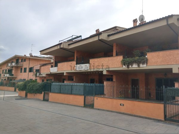 appartamento in vendita a Guidonia Montecelio in zona Villanova