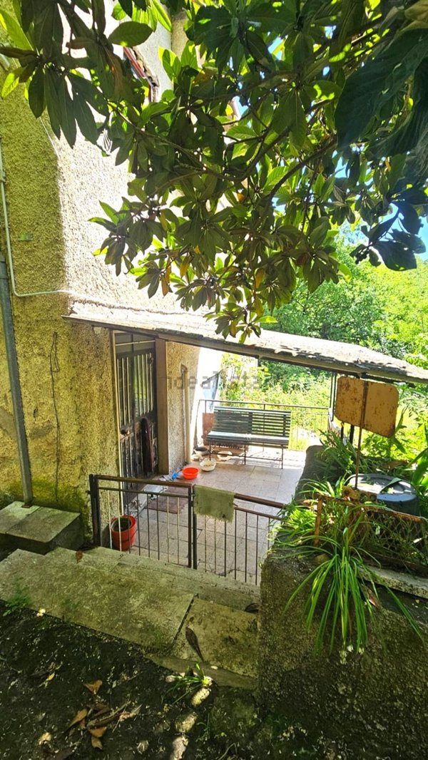 casa indipendente in vendita a Guidonia Montecelio in zona Guidonia