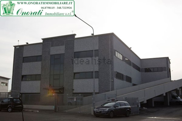 capannone in vendita a Guidonia Montecelio
