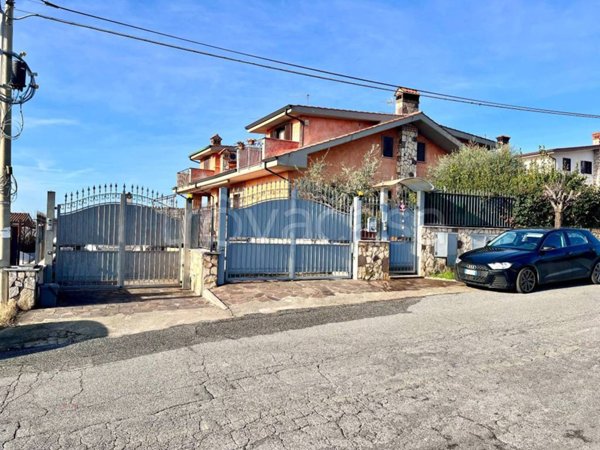 casa indipendente in vendita a Guidonia Montecelio in zona Pichini