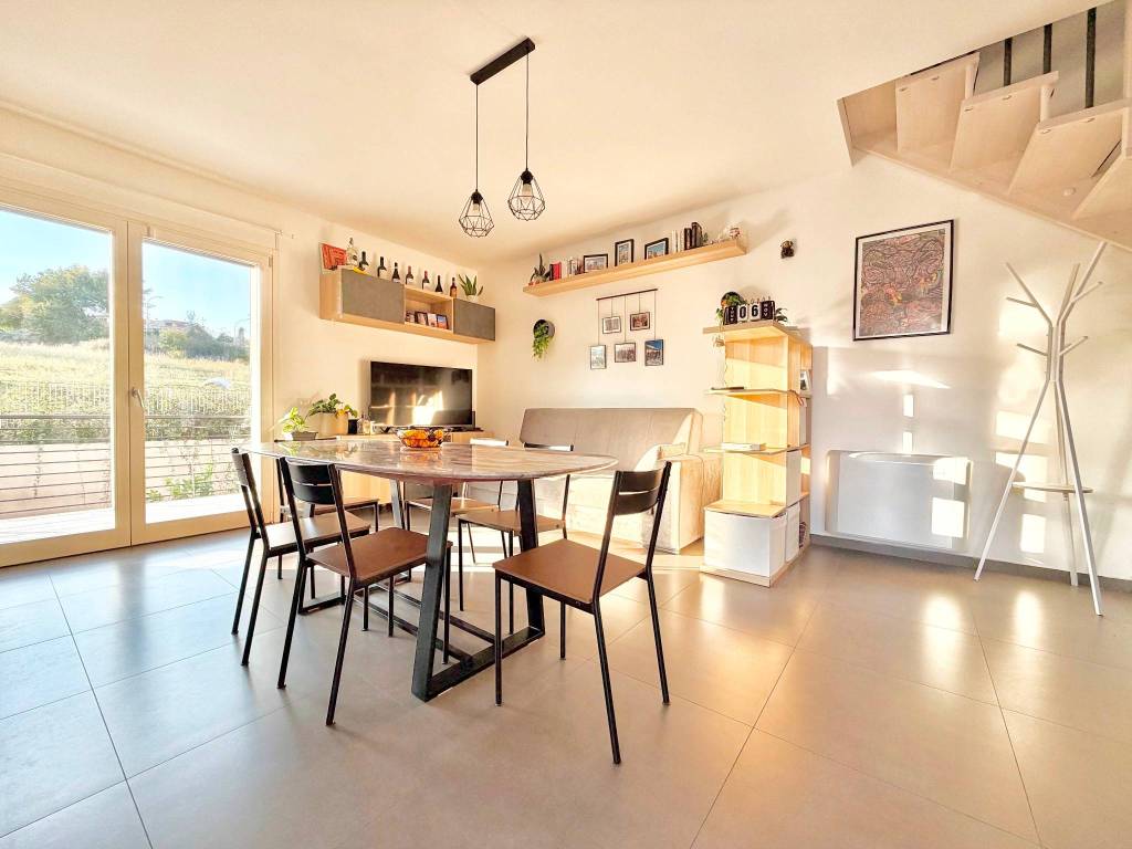 appartamento in vendita a Guidonia Montecelio in zona Marco Simone