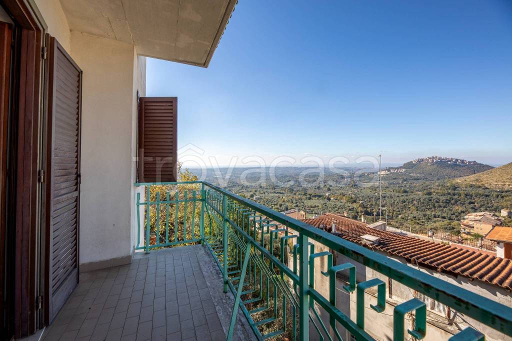 casa indipendente in vendita a Guidonia Montecelio in zona Montecelio