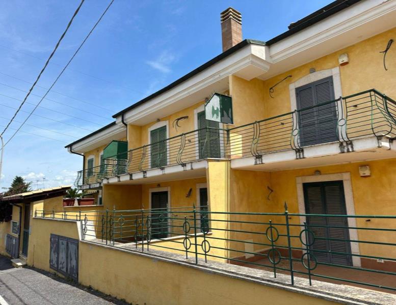 appartamento in vendita a Guidonia Montecelio in zona Pichini