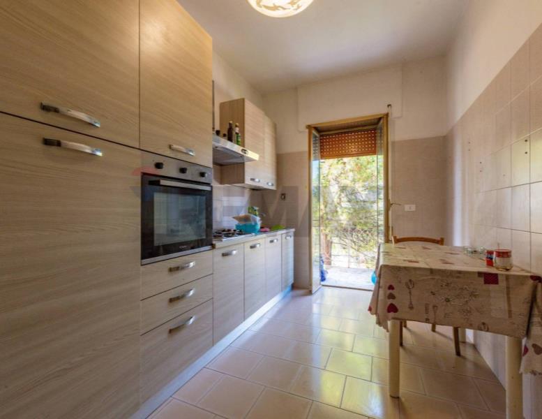 appartamento in vendita a Guidonia Montecelio in zona Marco Simone