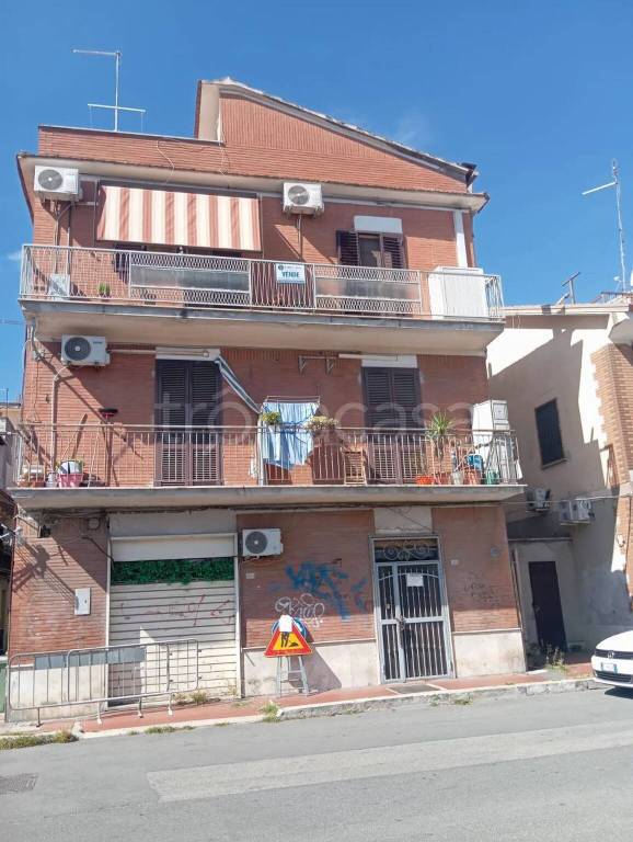 appartamento in vendita a Guidonia Montecelio in zona Villalba