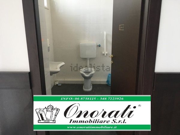 locale commerciale in vendita a Guidonia Montecelio