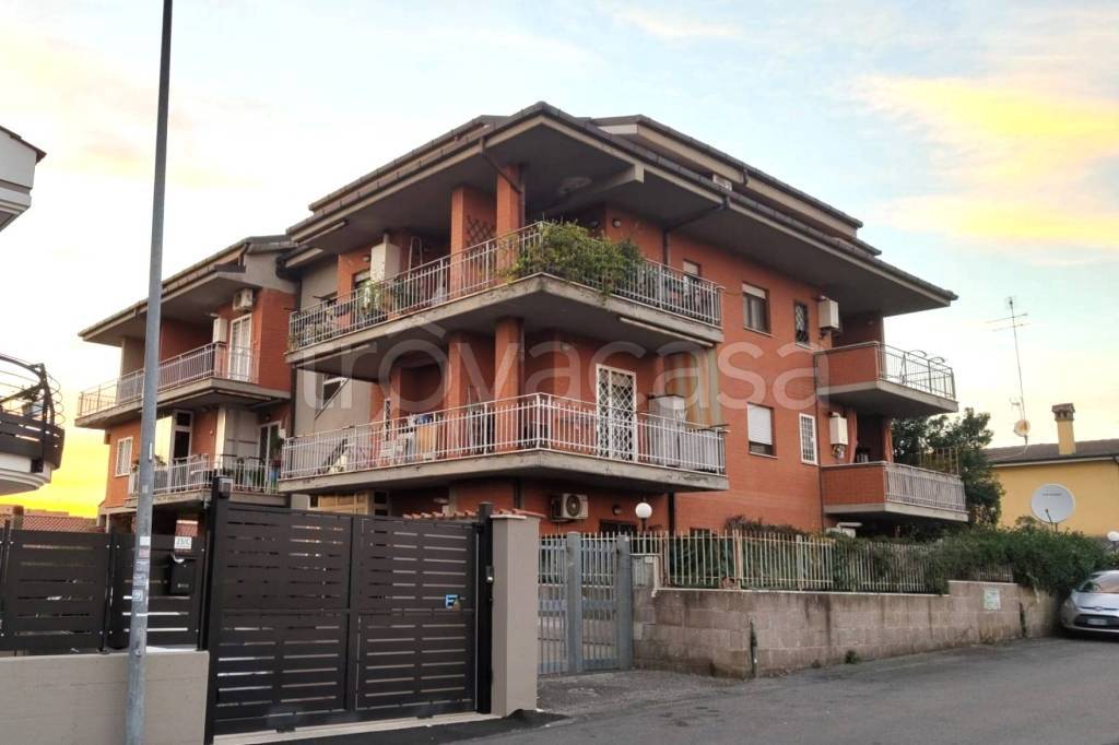 appartamento in vendita a Guidonia Montecelio in zona Setteville