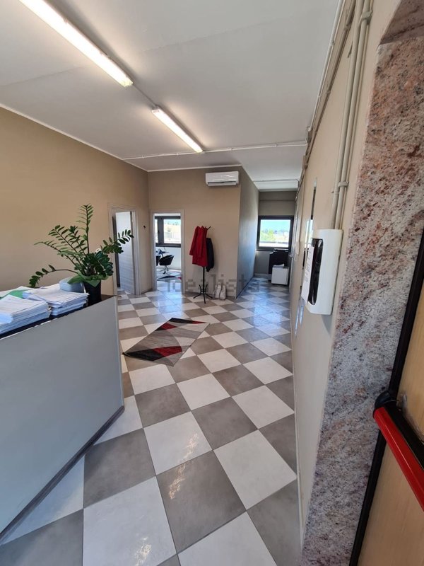 ufficio in vendita a Guidonia Montecelio in zona Guidonia