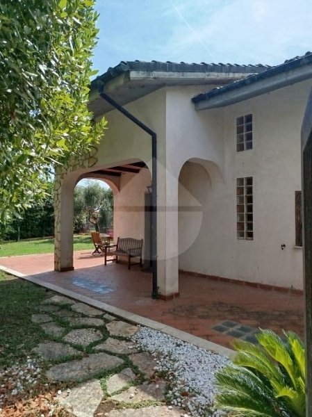 casa indipendente in vendita a Guidonia Montecelio in zona Villanova