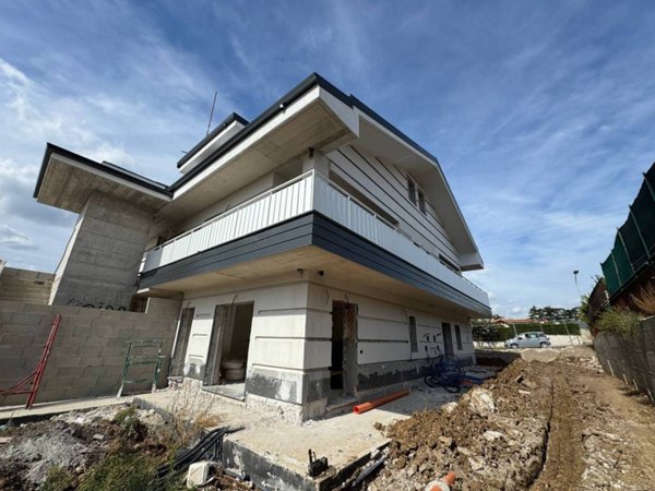 appartamento in vendita a Guidonia Montecelio in zona Setteville