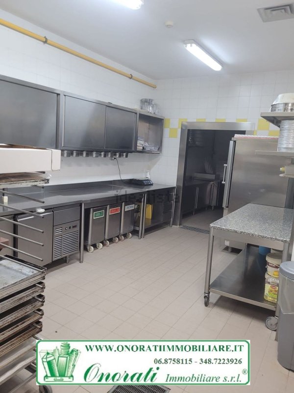 locale di sgombero in vendita a Guidonia Montecelio