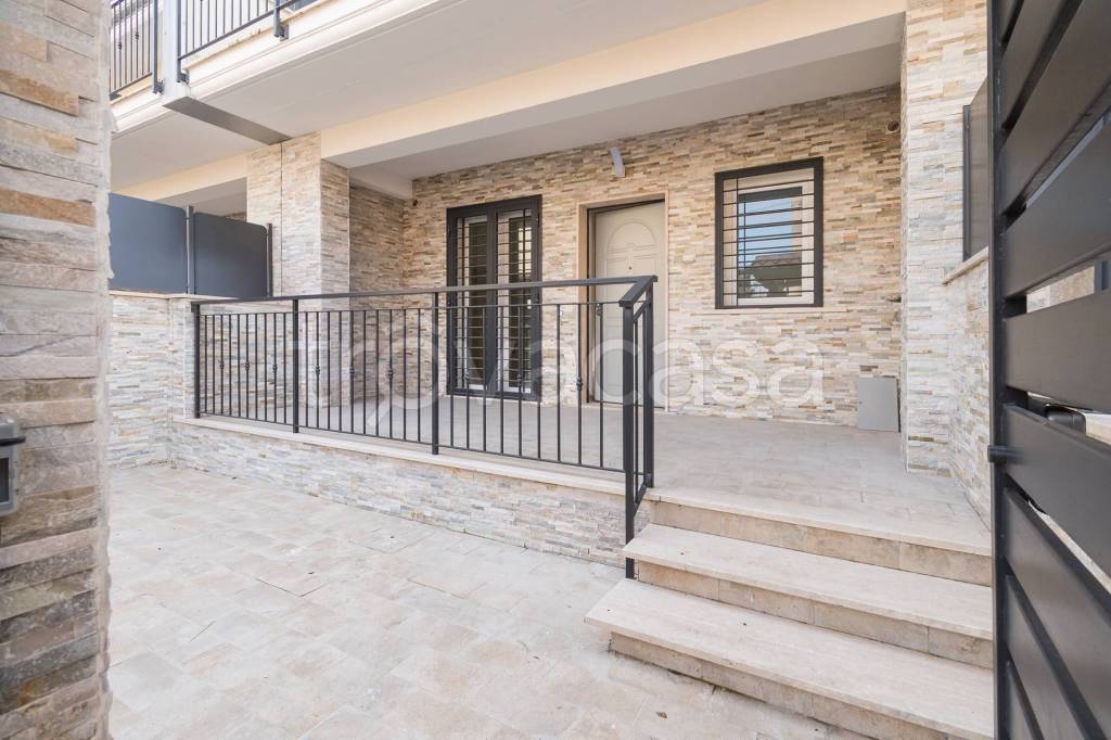 casa indipendente in vendita a Guidonia Montecelio in zona Colle Fiorito