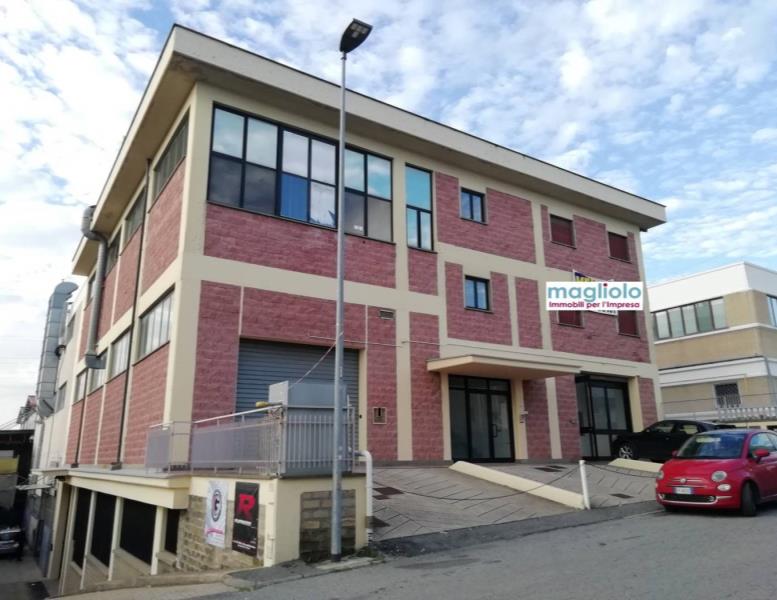 locale commerciale in vendita a Guidonia Montecelio