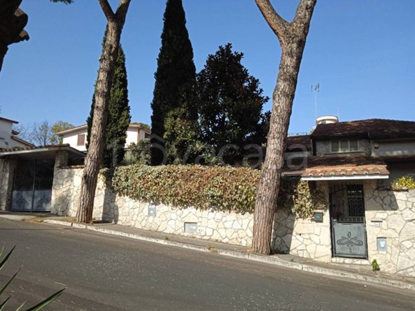 casa indipendente in vendita a Guidonia Montecelio in zona Montecelio