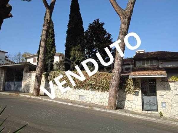 casa indipendente in vendita a Guidonia Montecelio in zona Montecelio