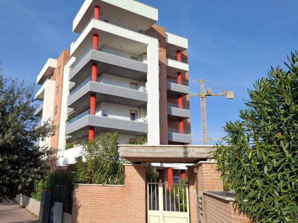 appartamento in vendita a Guidonia Montecelio in zona Guidonia