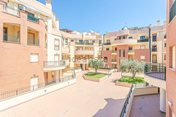 appartamento in vendita a Guidonia Montecelio in zona Guidonia