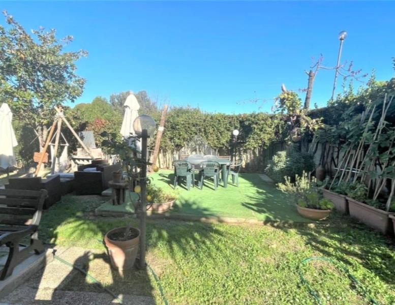 casa indipendente in vendita a Guidonia Montecelio in zona Colleverde