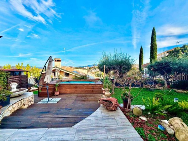 casa indipendente in vendita a Guidonia Montecelio in zona Marco Simone