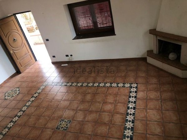 casa indipendente in vendita a Guidonia Montecelio in zona Pichini