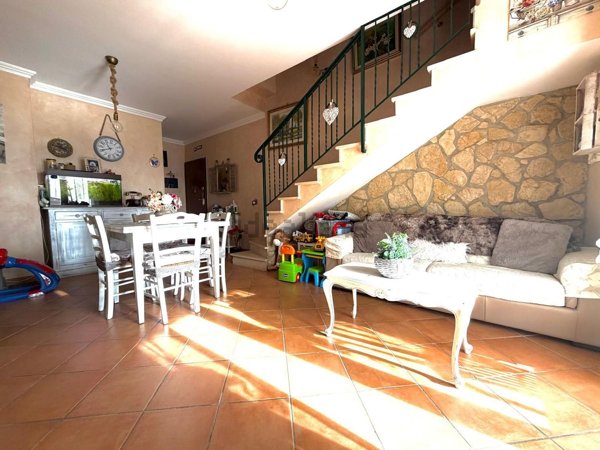 appartamento in vendita a Guidonia Montecelio in zona Pichini