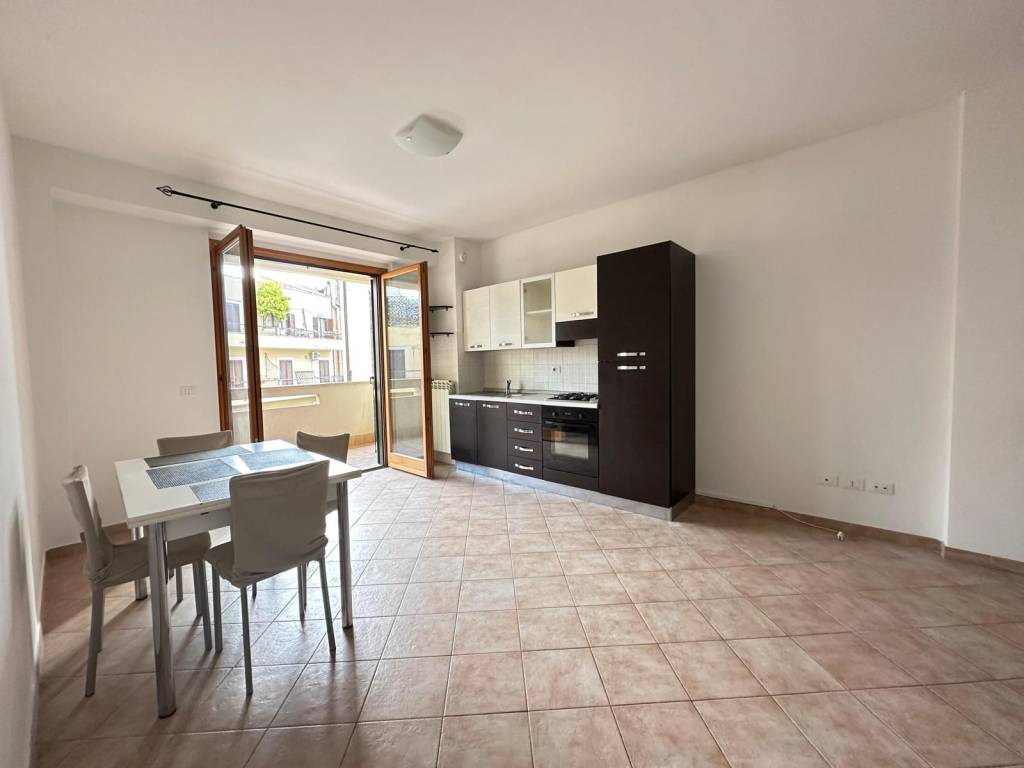 appartamento in vendita a Guidonia Montecelio in zona Guidonia