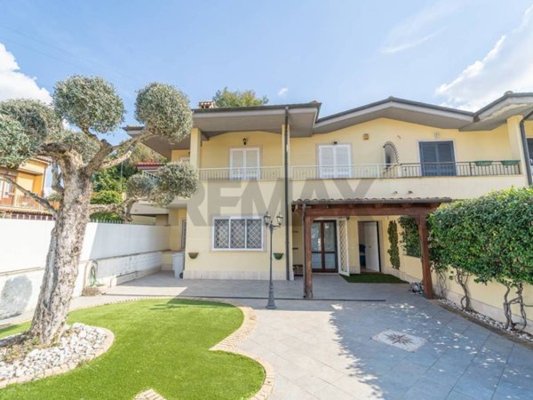 casa indipendente in vendita a Guidonia Montecelio in zona Marco Simone