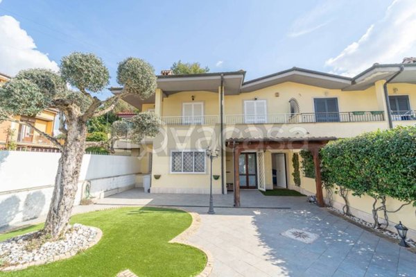 casa indipendente in vendita a Guidonia Montecelio in zona Marco Simone