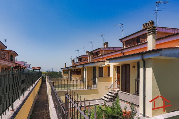 casa indipendente in vendita a Guidonia Montecelio in zona Marco Simone