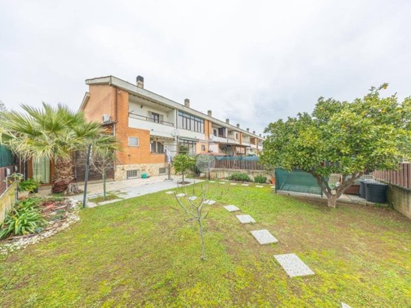 casa indipendente in vendita a Guidonia Montecelio