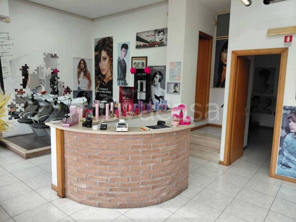 negozio in vendita a Guidonia Montecelio