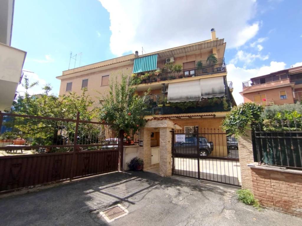 appartamento in vendita a Guidonia Montecelio in zona Villalba