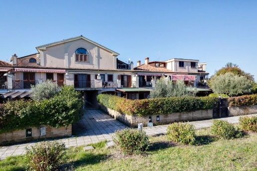 appartamento in vendita a Guidonia Montecelio in zona Marco Simone