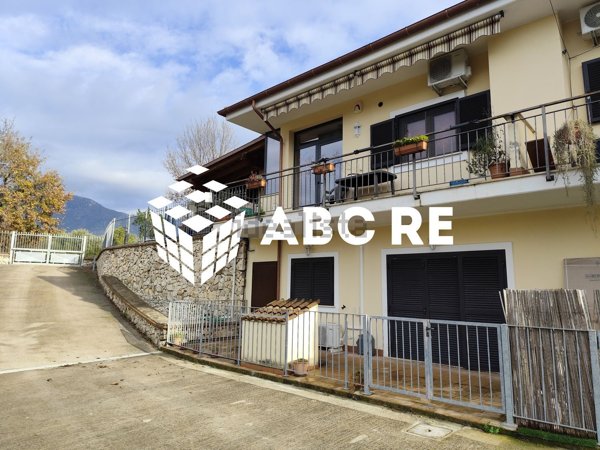 casa indipendente in vendita a Guidonia Montecelio in zona Montecelio